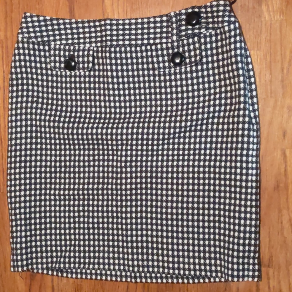 Ann Taylor Black and White Plaid Mini Skirt Size 6